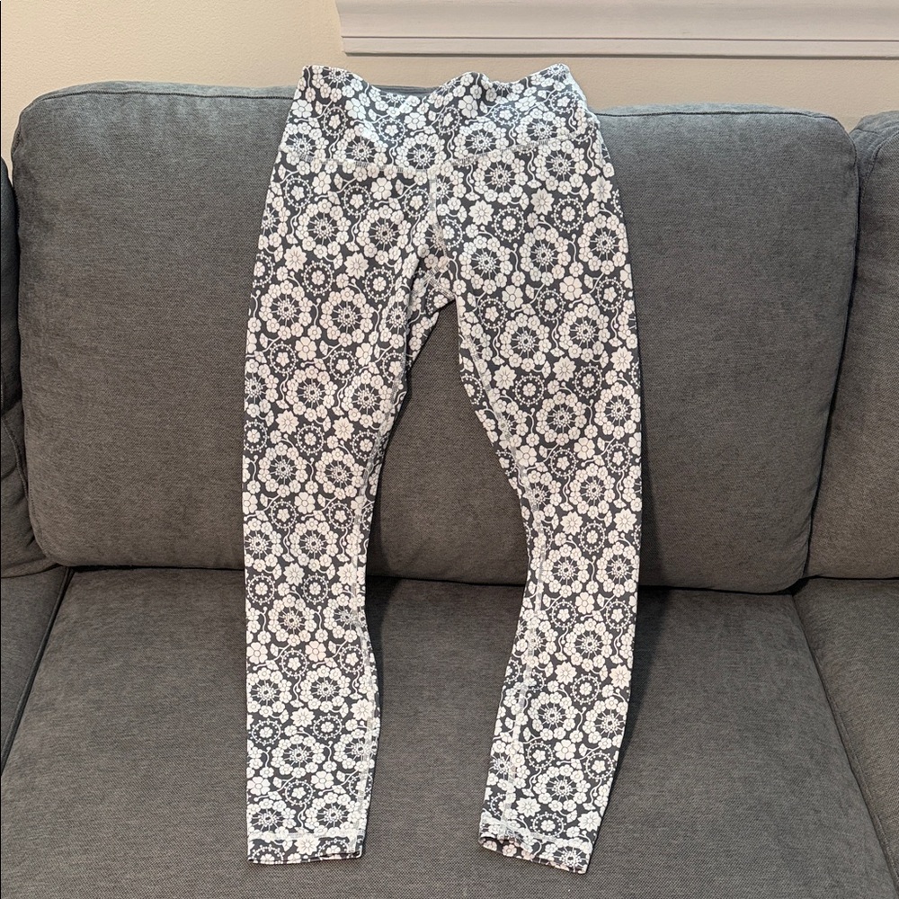 Lululemon Athletica Grey and White Patterned Leggings